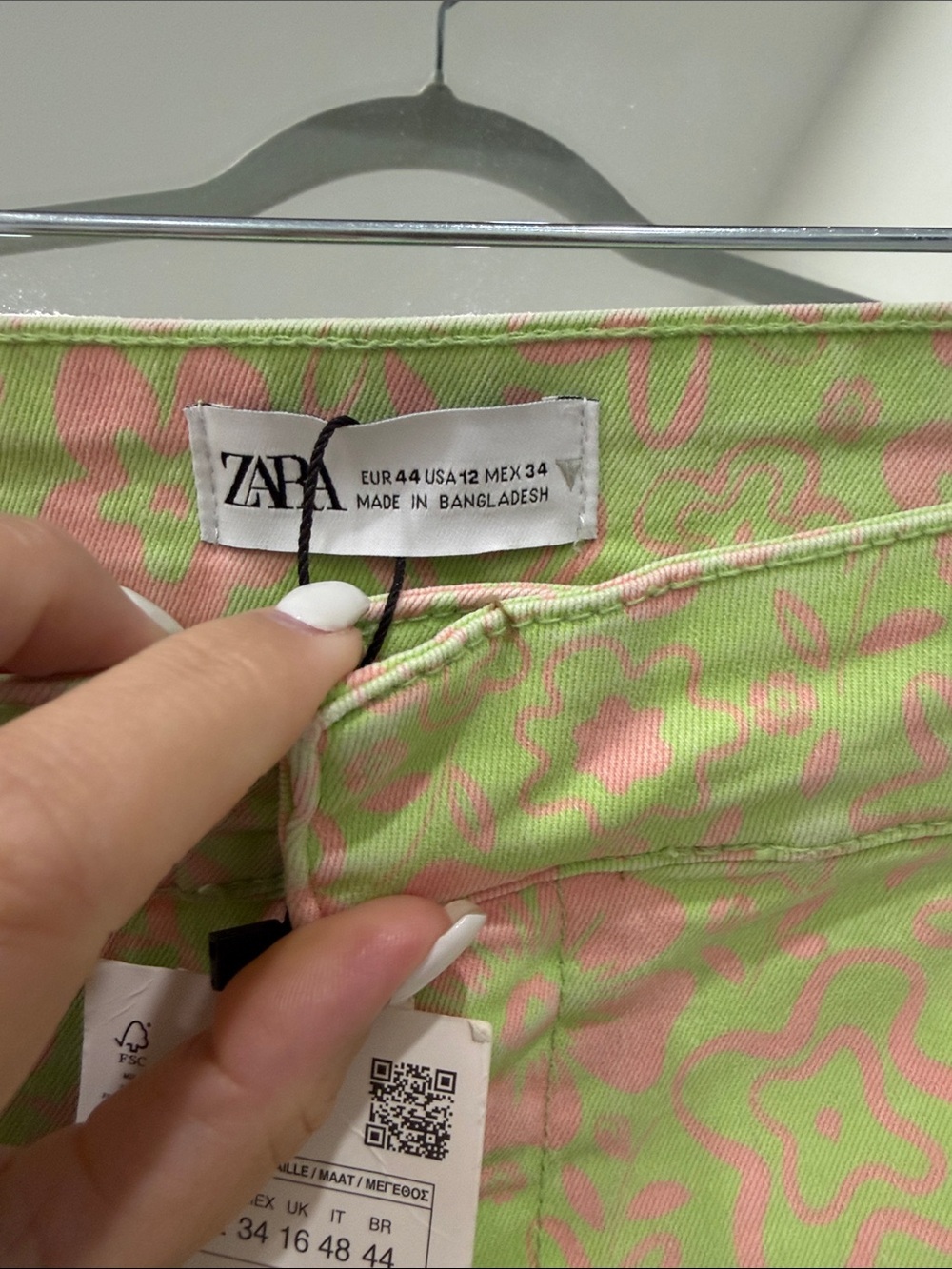 Zara Lime Green and Pink Floral Cropped Flare Jeans - Picture 4 of 7